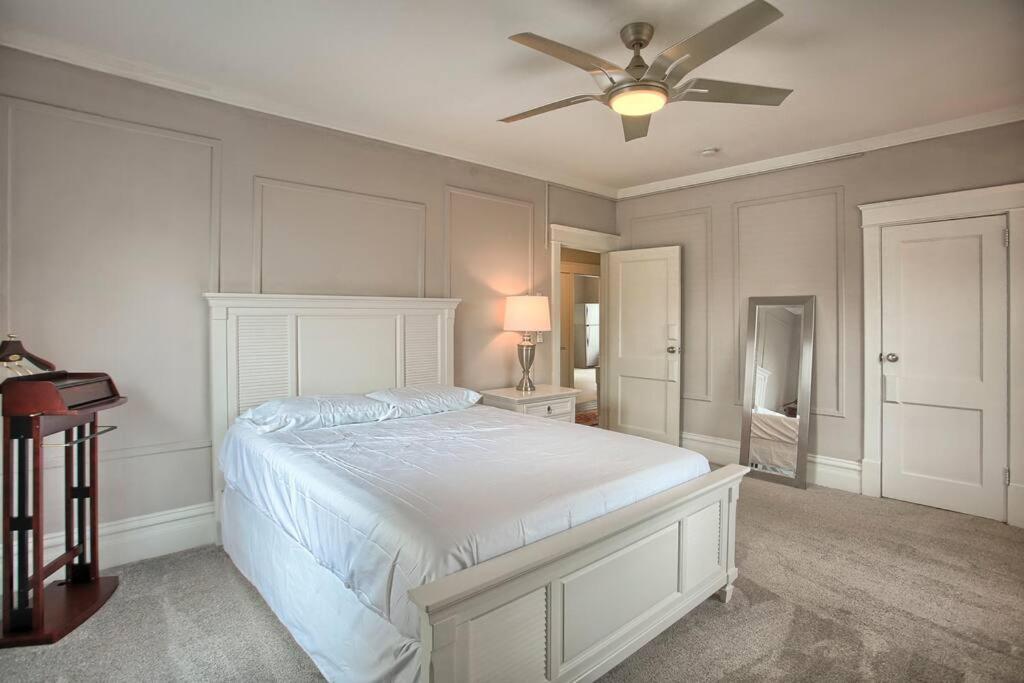 On Seneca - Beautiful 1 Bedroom Apartamento