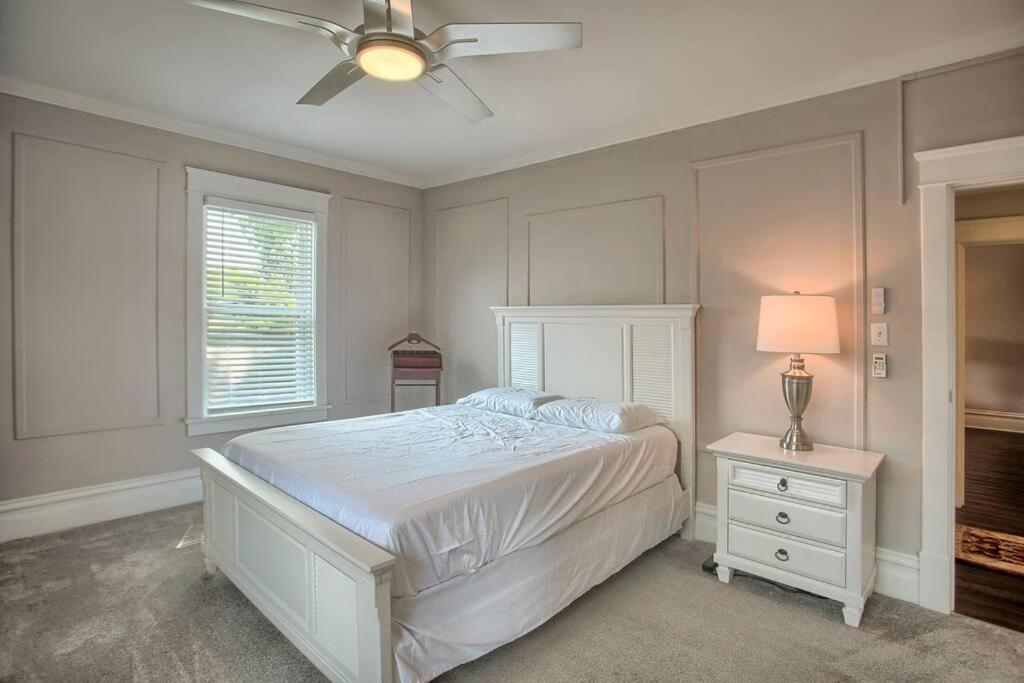 On Seneca - Beautiful 1 Bedroom Apartamento
